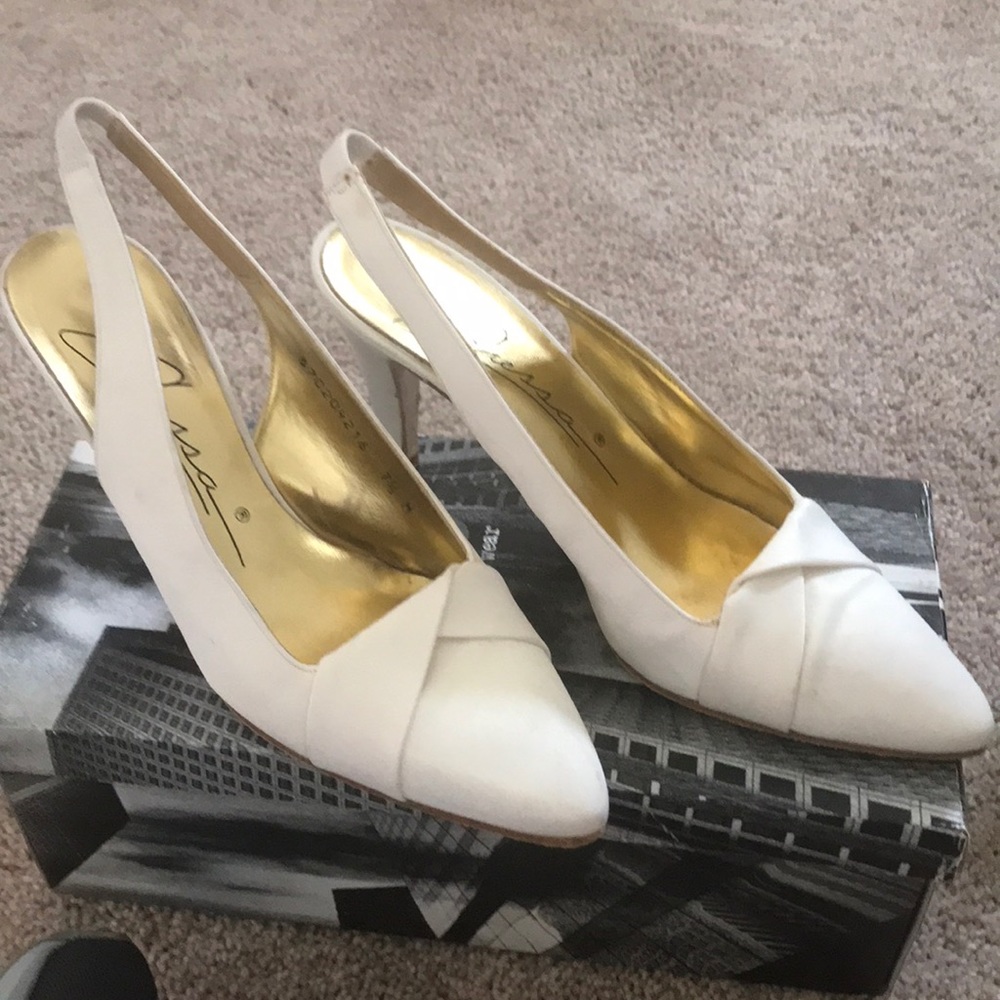 Caressa sling back heels 7.5